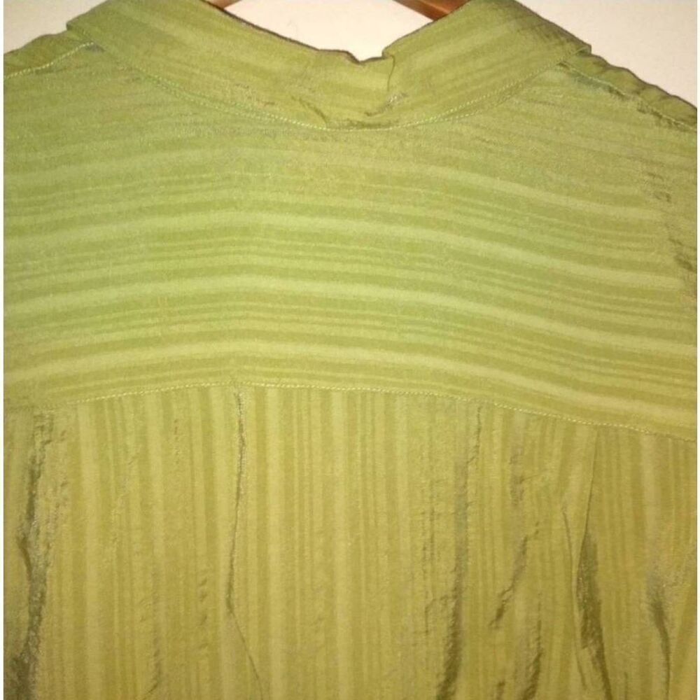 Croft & Barrow shimmery green blouse - Picture 7 of 7